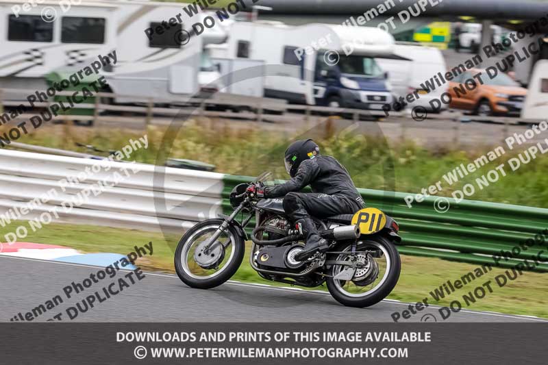 Vintage motorcycle club;eventdigitalimages;mallory park;mallory park trackday photographs;no limits trackdays;peter wileman photography;trackday digital images;trackday photos;vmcc festival 1000 bikes photographs